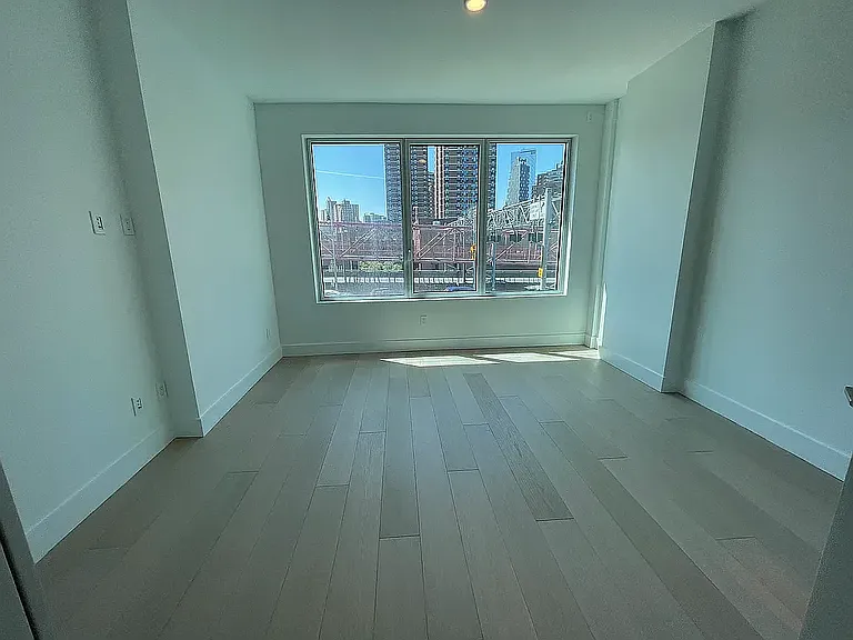 208 Delancey St #5G — Photo 11