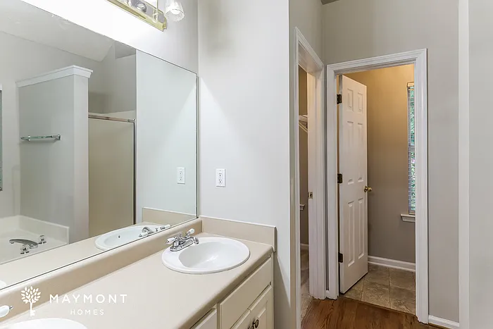 425 Misty Brook Ct — Photo 9