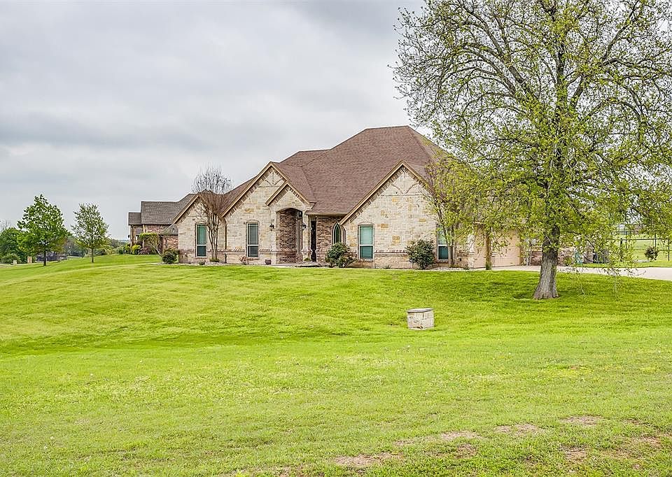 1st image of 101 Meadow Arbor Dr