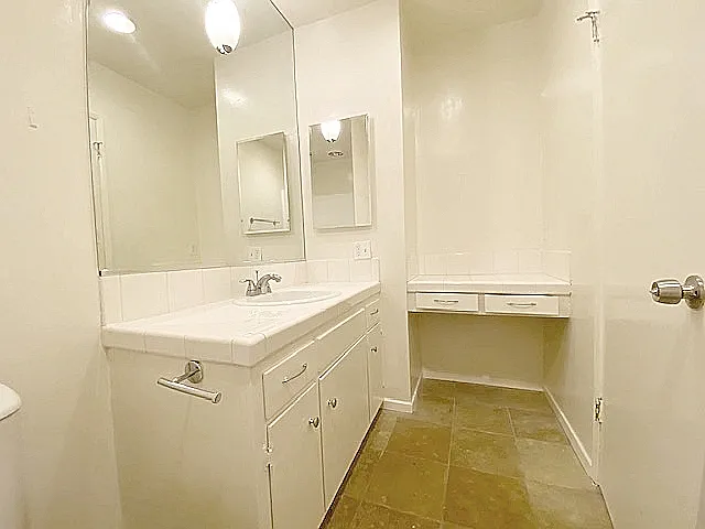 435 S Mariposa Ave — Photo 24