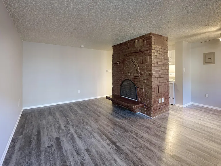 Abrigo Apartments — Photo 8