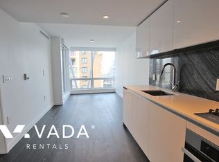 1111 Richards St #1207, Vancouver, BC V6B 0S3