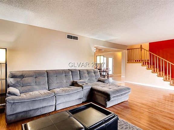 5th image of 3484 Victory Ave