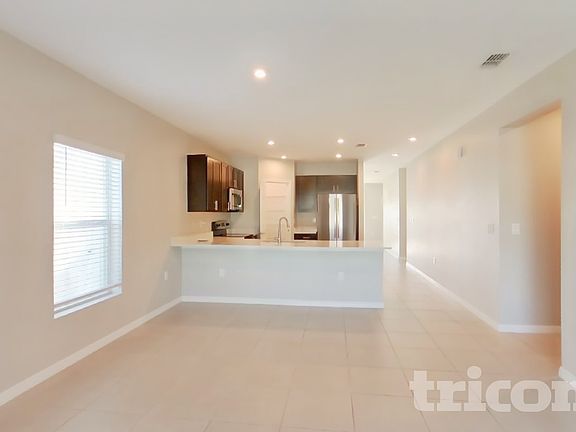 3rd image of 226 Amber Way