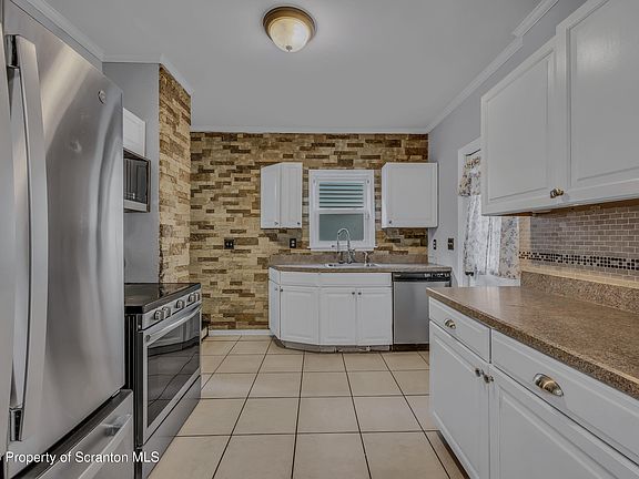 4th image of 451 W Market St