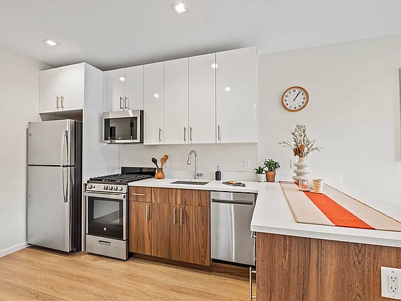 4th image of 168 W 136th St #5B