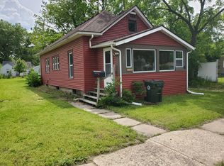 827 Newton St, Waterloo, IA 50703