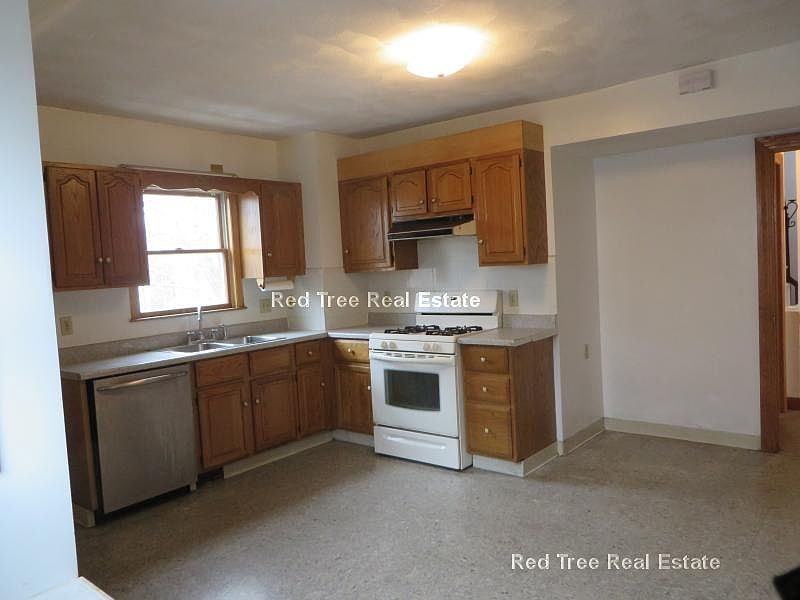 2nd image of 27 Holton St #22A
