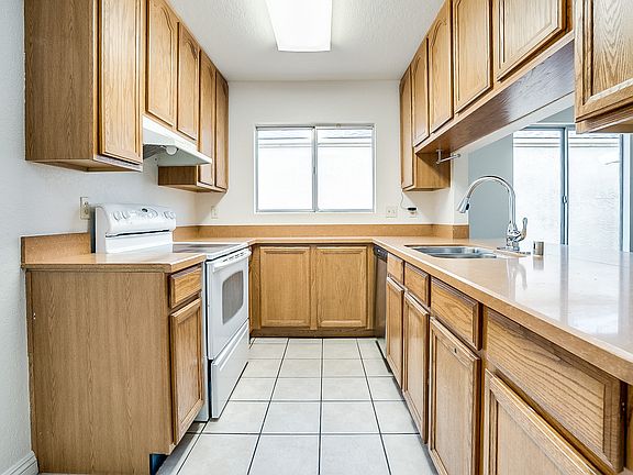 2nd image of 4631 Hutchinson Dr