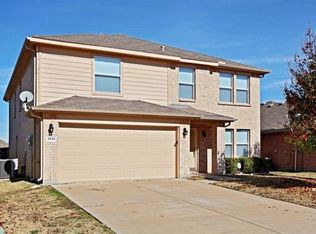 2036 Limestone Dr, Grand Prairie, TX 75052