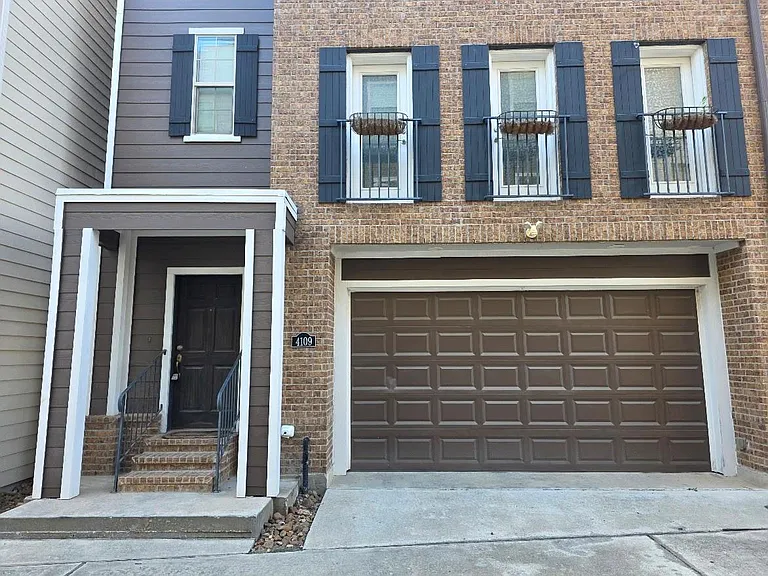 4109 Allen St — Photo 2