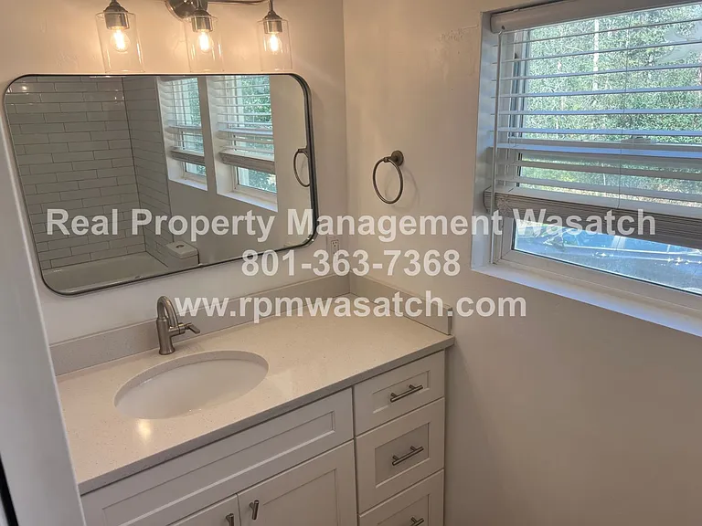 1388 Country Ln — Photo 27