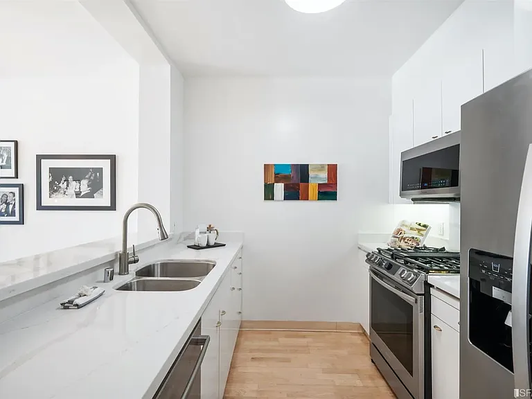 600 Chestnut St #409 — Photo 13