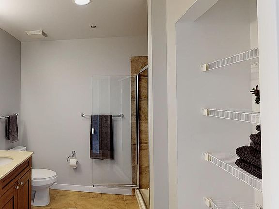 5th image of 755 S Clark St #2603