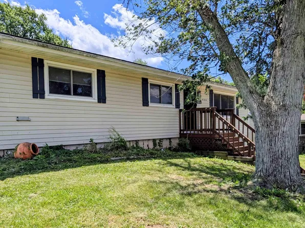 306 Pontiac Rd, Marquette Heights, IL 61554