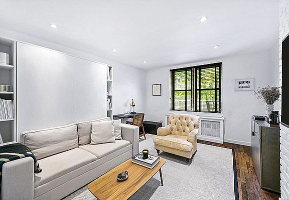 3rd image of 250 W 15th St APT 3B