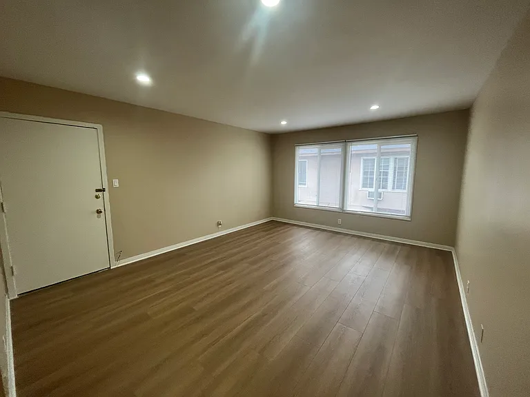 14149 Vanowen St #1 — Photo 2