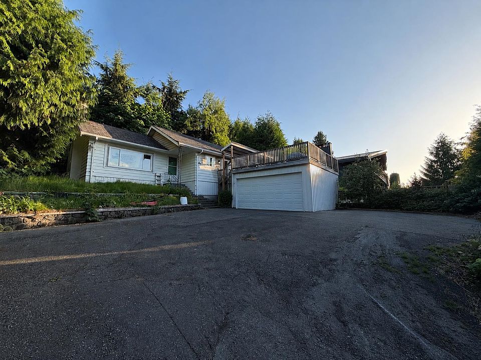1st image of 4660 207b St