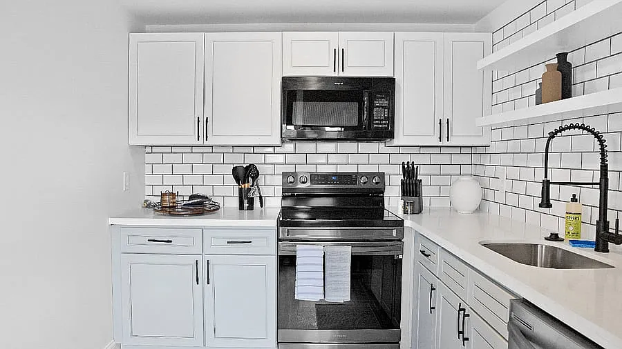 Building Photo - 5621 Pershing Ave #1