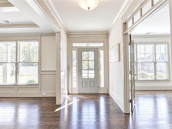 5th image of 620 Hunters Grove Ct