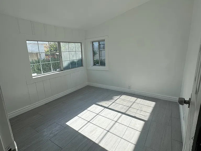 1076 Mira Mar Ave — Photo 6