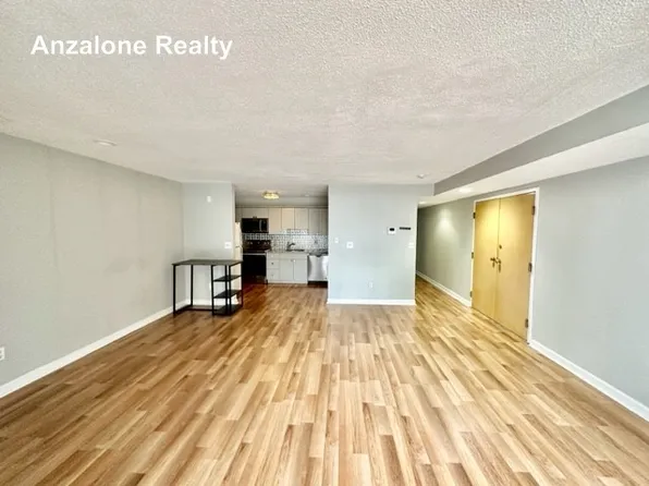 77 Salem St #3, Boston, MA 02113