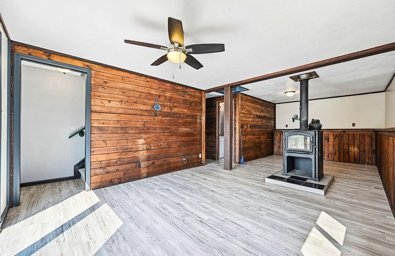 3 bed, 1.5 bath, 1560 sqft, $1,150 — Photo 3