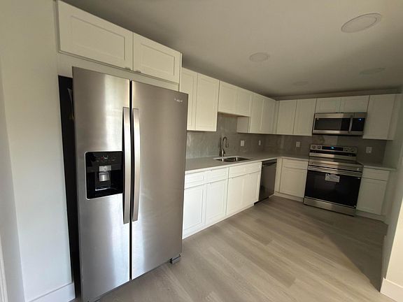 3rd image of 625 Oaks Drive #305