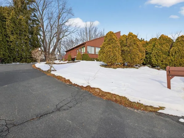 109 Tempo Cir, Liverpool, NY 13088