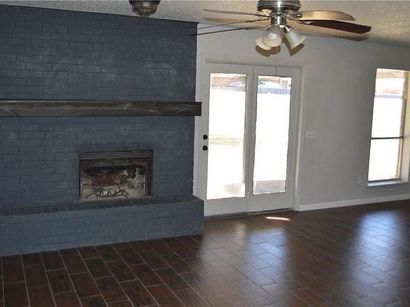 5th image of 451 Crooked Oak Dr