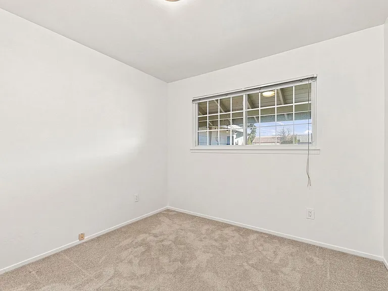 6285 Edgewood Way — Photo 15