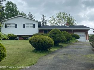 130 Beverly Dr, Clarks Summit, PA 18411