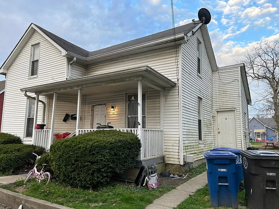 741-3 Noble St