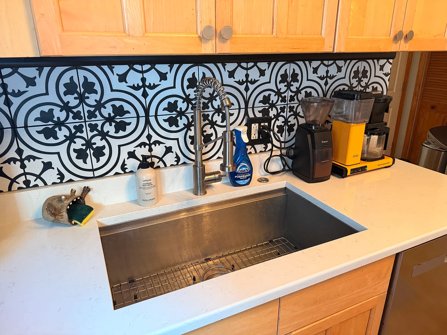2 bed, 900 sqft, $2,565 — Photo 4