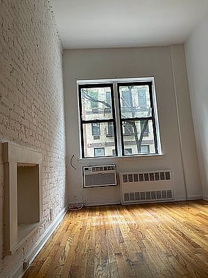 2nd image of 311 E 90th St APT 1B