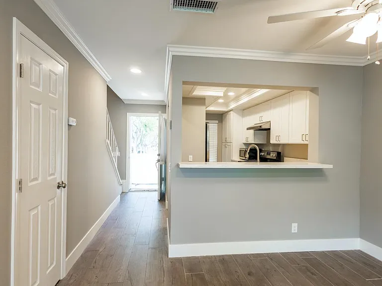 111 Abbeywood Ln — Photo 5