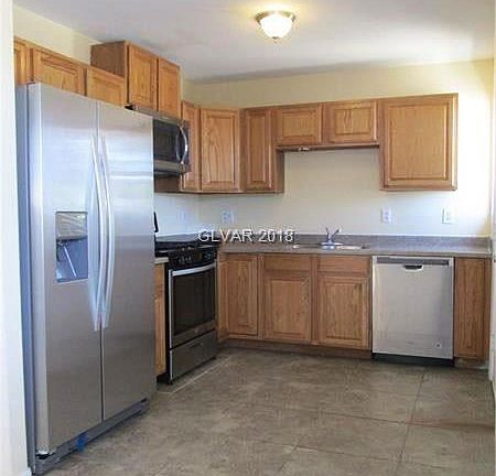 3rd image of 2909 Howard Dr