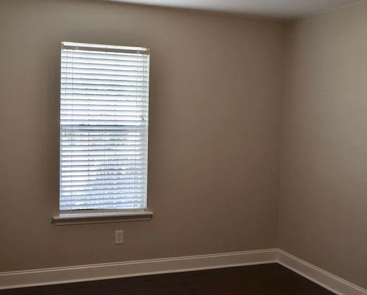 816 Stoneview Dr — Photo 5