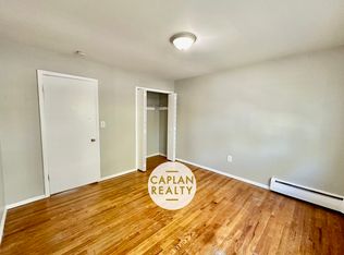 52 Oak Ridge Dr #B, New Haven, CT 06513