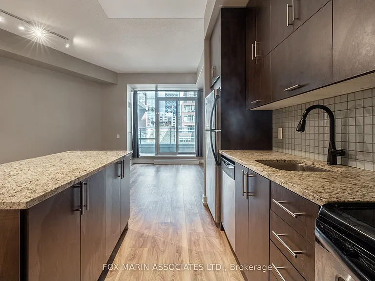 112 George St S #S403 — Photo 5