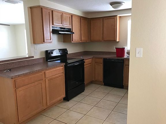 2nd image of 4213 E Miller Ave