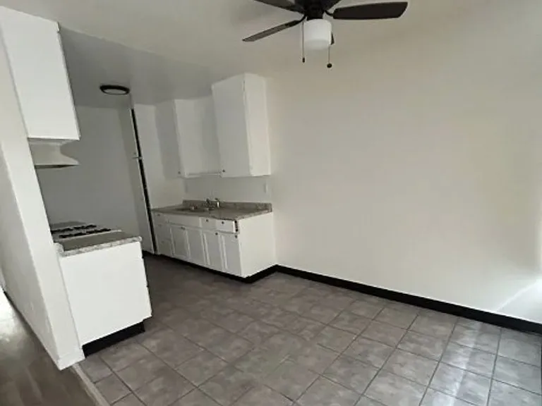 8919-8931 8941 #&-8955 — Photo 7