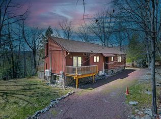 619 Clubhouse Dr, East Stroudsburg, PA 18302