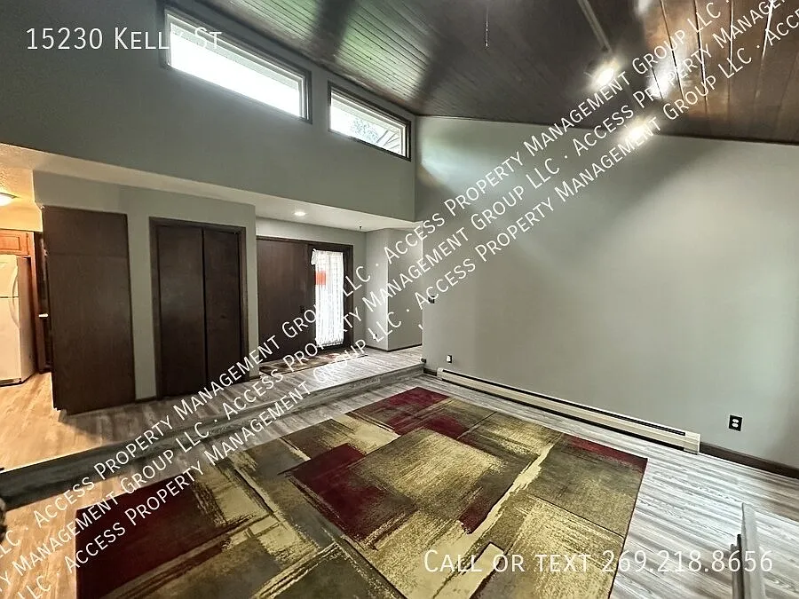Spring Lake 3 Bedroom Home Country Setting — Photo 4