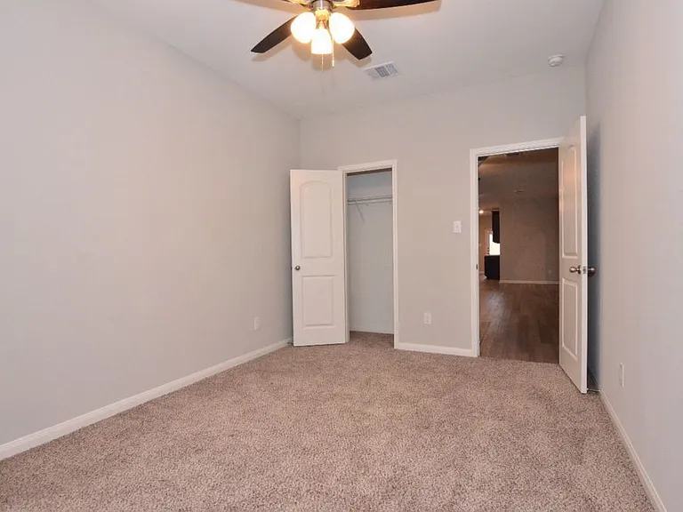 146 Star Spangled Dr — Photo 16