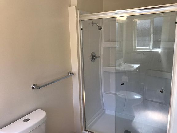 2nd image of 2421 Olympic Dr