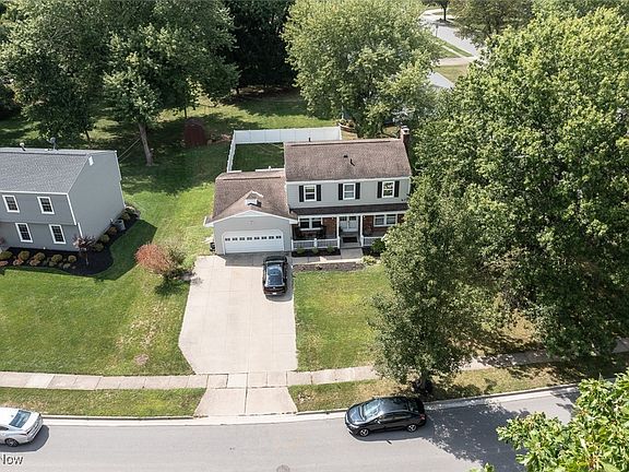 3rd image of 3916 Englewood Dr
