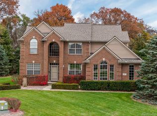 297 Gleneagles, Highland, MI 48357