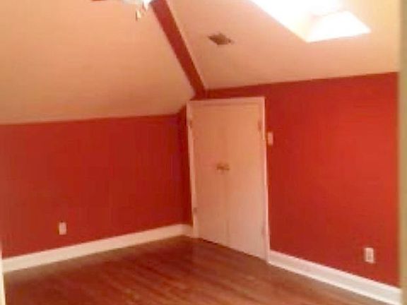 4th image of 216 E Bolton St #B