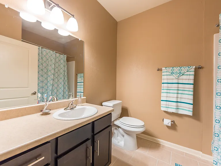 1044 Norwood Park Blvd — Photo 25